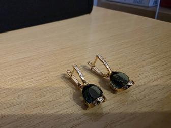 Продам золотые сережки