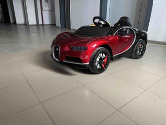 Детская машина Bugatti