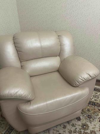 Кресло кожанное