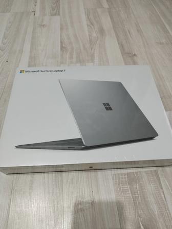 Microsoft surface laptop 5