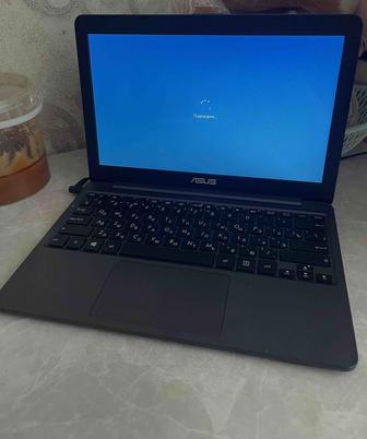 Продам небольшой ноутбук для учебы