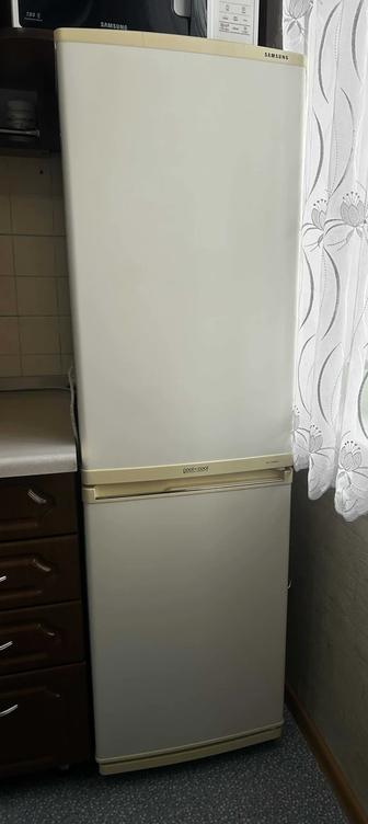 Продаю холодильник