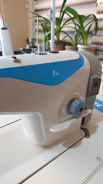 Прямострочка швейная машина Jack F4
