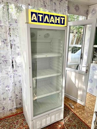 Продам Холодильник Витрина