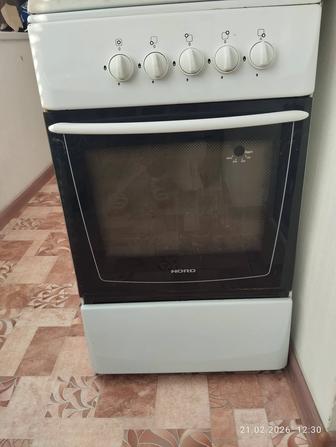Продаю газ почти новая, 60/60 духовка все работает