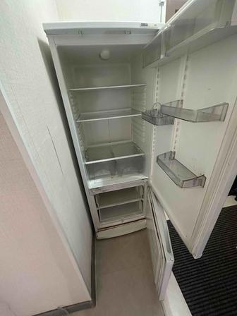 Не работающий Холодильник на запчасти