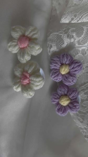 Вязаные цветочки-резиночки