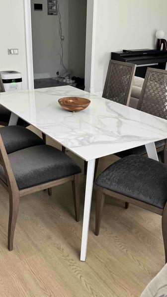 Продаю стол