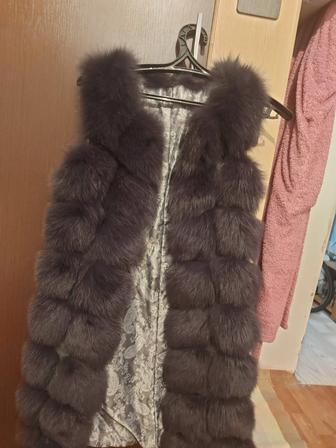 Меховая жилетка(соболь),размер 44 подарок Zara .