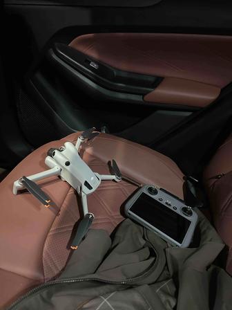 Дрон DJI Mini 4 Pro Fly More Combo Plus