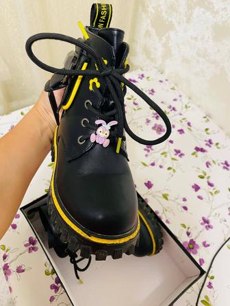 Продам детские зимние сапожки