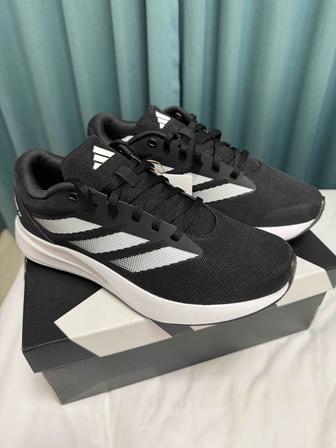 Кроссовки adidas новые