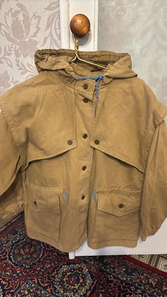 Продам куртку ветровку женскую