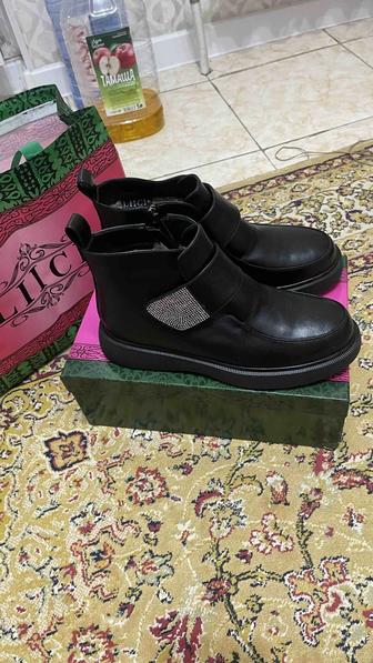 Ботинки женские новые