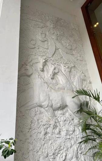 Барельеф.Горельеф.Объемное панно.Скала.Скульптура.Скульптор.