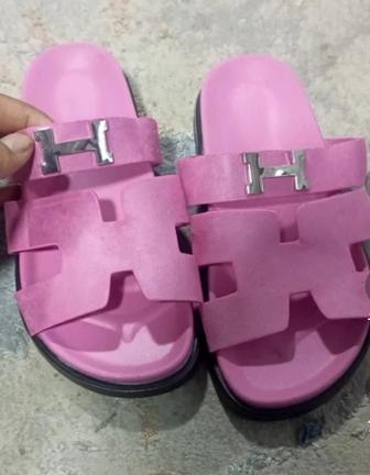 Отдам сандали