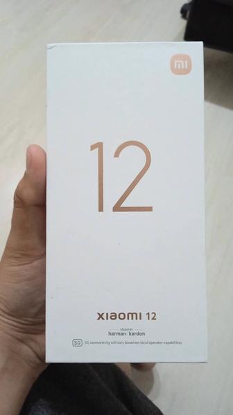 Срочно продаю Xiaomi 12 с трещиной в экране