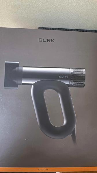 Продам фен Bork d117bk