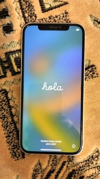 Продам Айфон 12