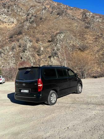 Аренда минивэна Hyundai Grand Starex 11-мест , с профессиональным водителем