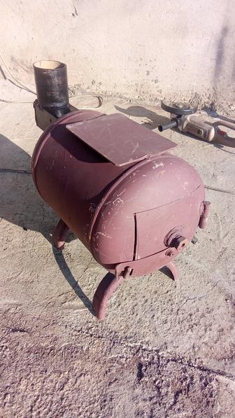 Бупжуйкк сделано из газбаллона.Отопливает 30квт м.Уголь дрова