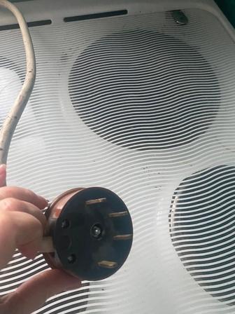 Продам электрическую плиту