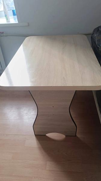 Кухонный стол