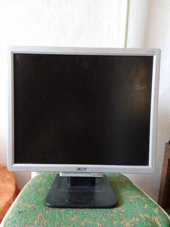 Продам монитор можно на запчасти.