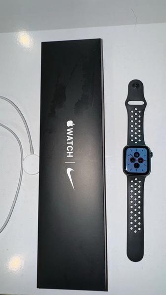 Apple Watch SE Nike