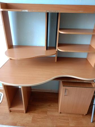 Стол письменный компьютерный