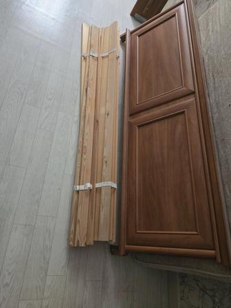 Кровать двуспальная деревянная