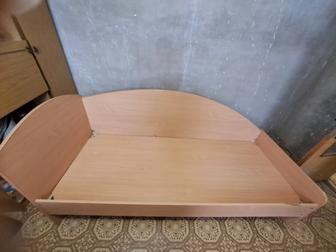 Продам кровать полуторку