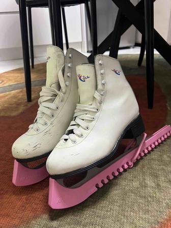 Продам фигурные коньки