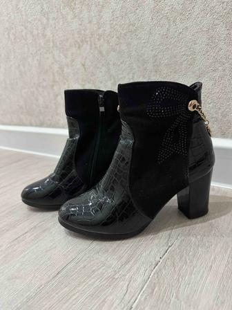Продам женские осенние сапоги