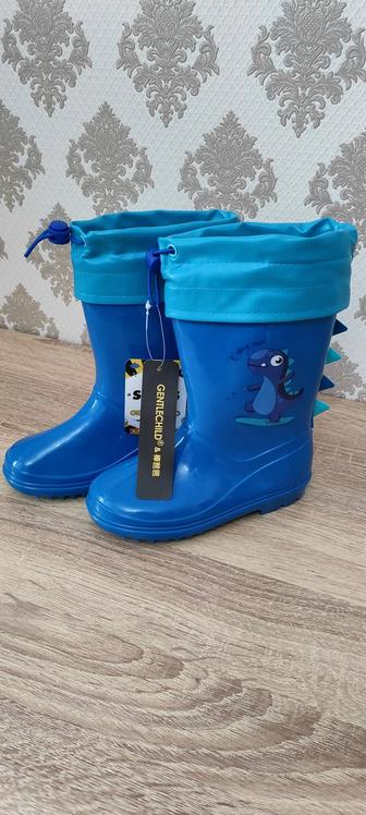 Продаются детские резиновые сапожки