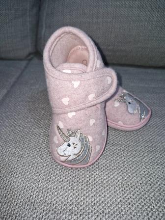 Продаю домашние детские тапочки