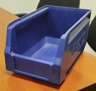 Продаю пластиковый лоток