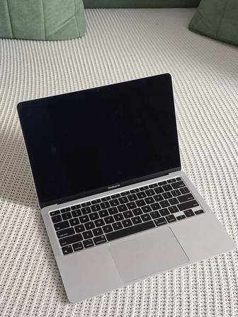 Продам MacBook air 13 m1