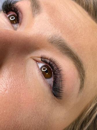 Наращивание ресниц на дому либо с выездом