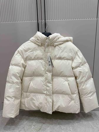 Продам пуховик New balance