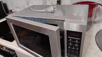 Продам микроволновую печь LG