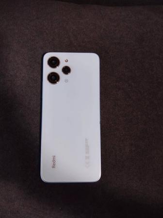 Продам телефон на запчасти Redmi 12