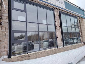 Двери алюминиевые