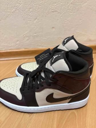 кроссовки Air Jordan 1 Mid SE
Velvet Brown