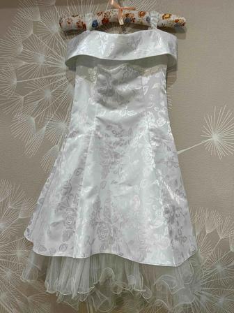 Белое платье