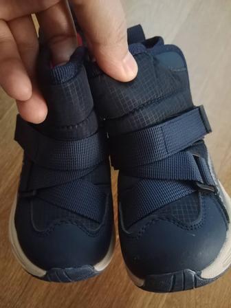 Ботинки және сыртқы киімдері.