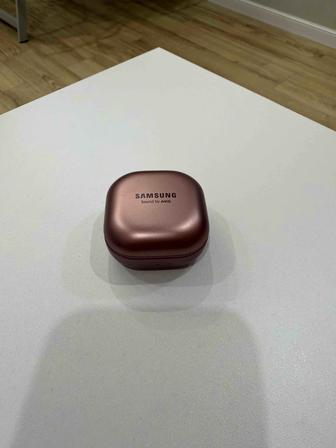 Наушники Samsung Galaxy Buds Live