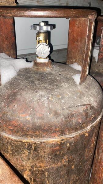 Вентильные газбаллоны.Бесплатная доставка по городу.