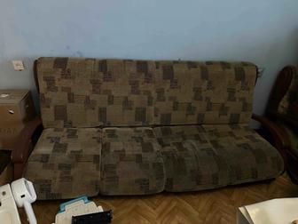 Отдам диван и два кресла