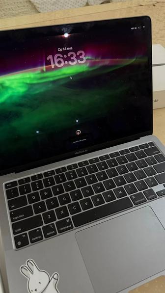 Продам MacBook Air 13